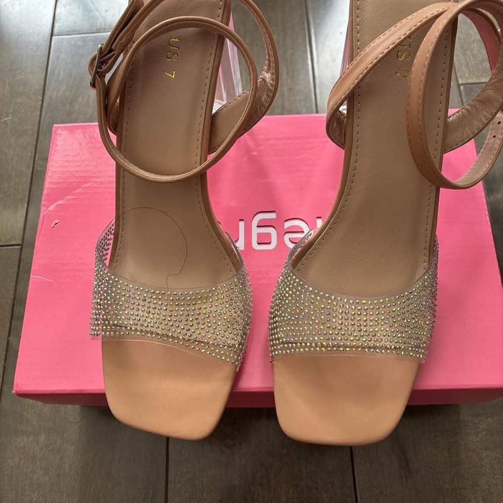 New, very lovely